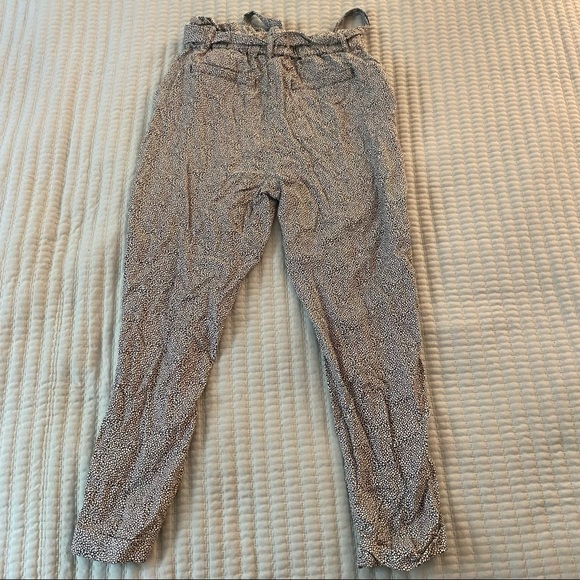 Paperbag Huron Pants (Francesca’s) - Picture 7 of 8